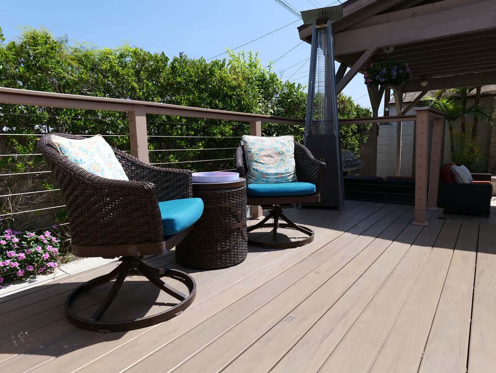 Outdoor deck